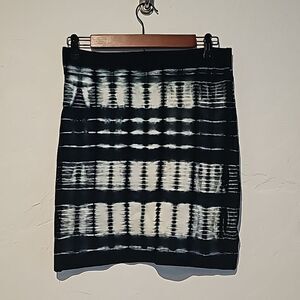 BCBG MAXAZRIA stretchy pencil skirt